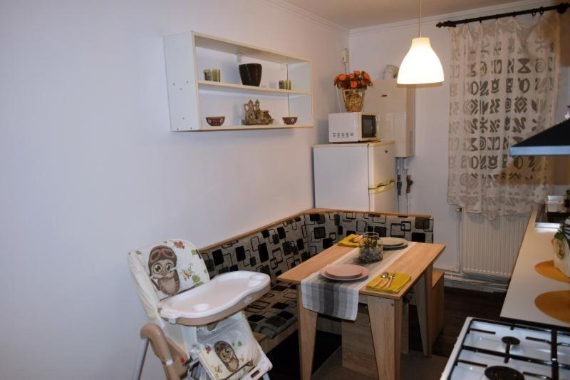 Апартаменты Apartament Thea Фэгэраш Экстерьер фото