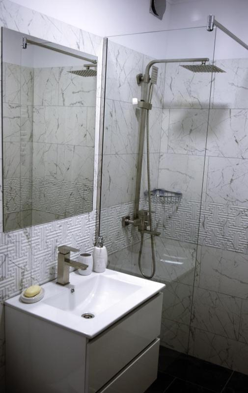 Апартаменты Apartament Thea Фэгэраш Экстерьер фото