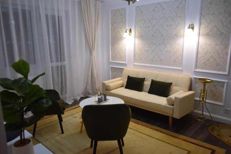 Апартаменты Apartament Thea Фэгэраш Экстерьер фото